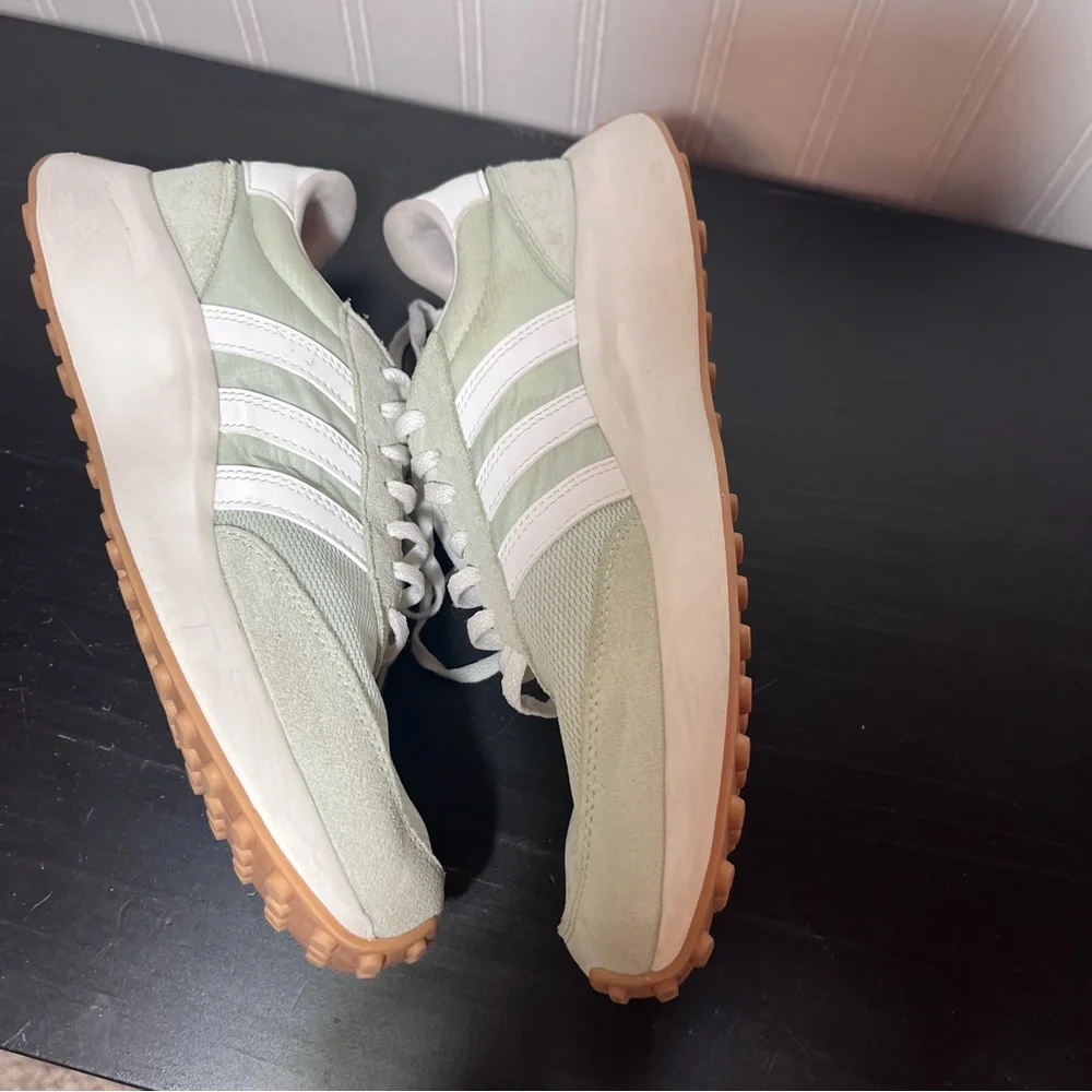 Adidas Retropy F2 Women's Shoes Halo Green White Gum Sole Sneakers size 8.5 - Picture 4 of 11